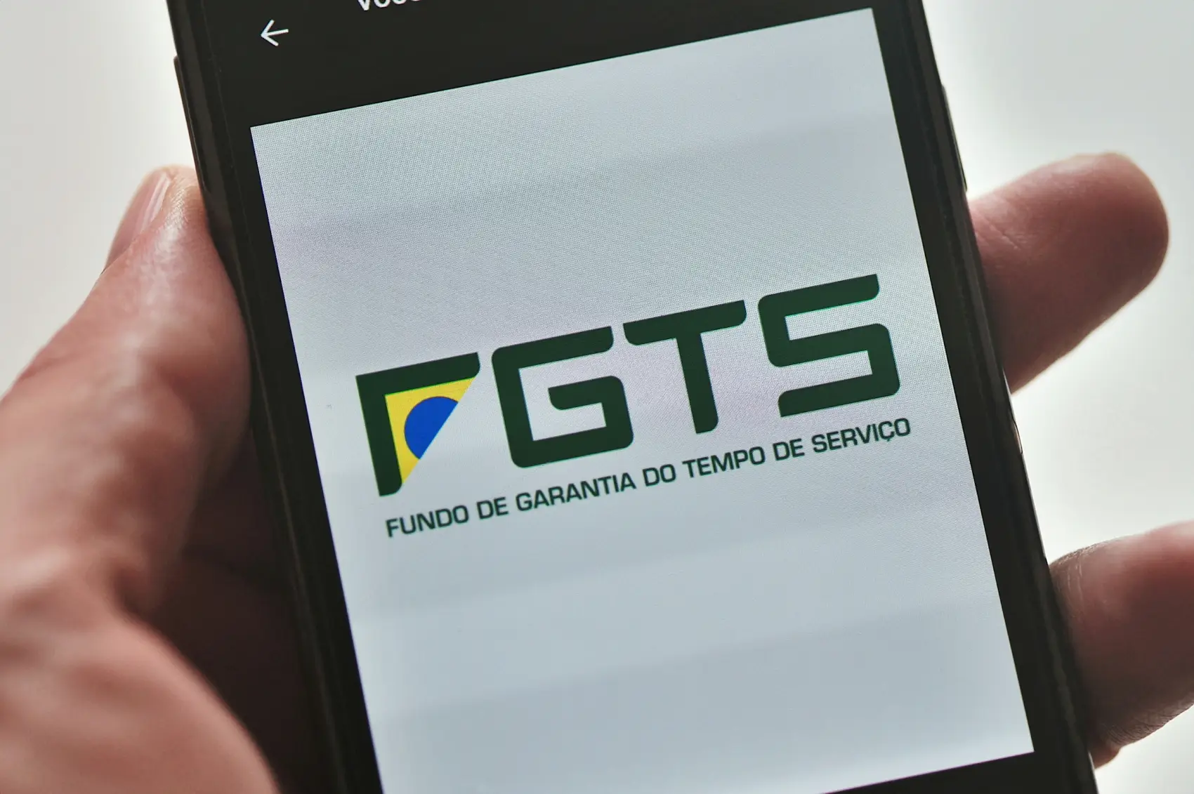 Como consultar saldo do FGTS - Logo do FGTS em celular